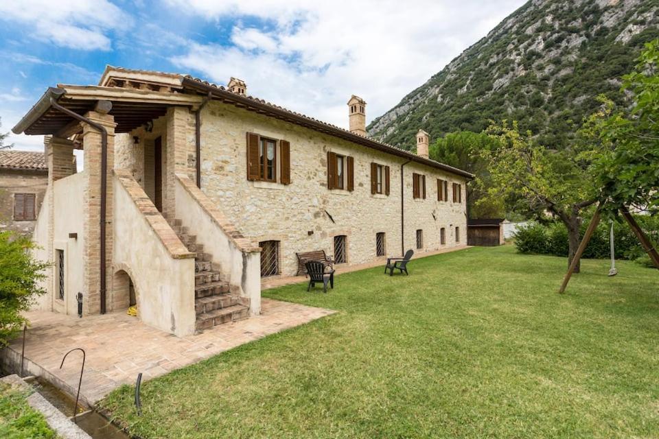 Casa Ridente Nella Valle Del Menotre Con Giardino Pale Zewnętrze zdjęcie
